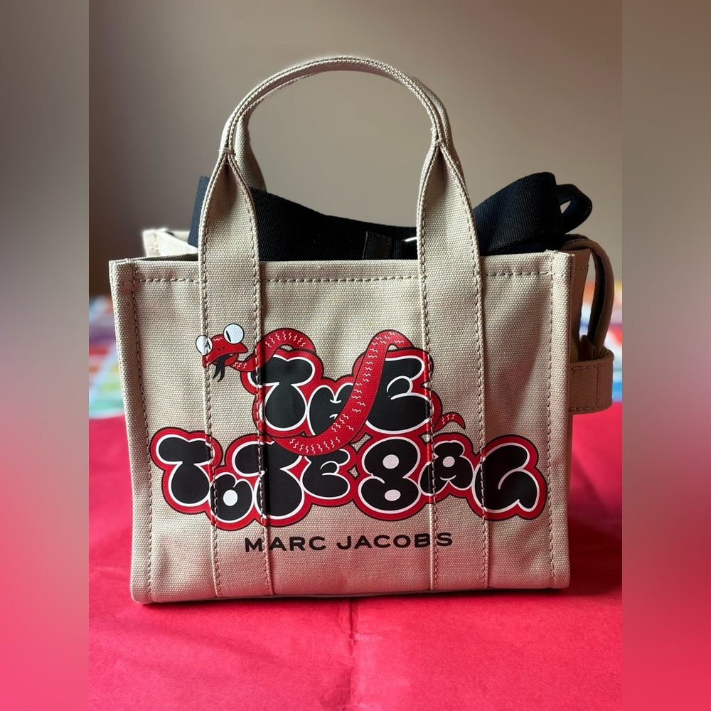 🐍 MARC JACOBS LUNA NEW YEAR COLLECTION 🐍 THE SNAKE CANVAS TOTE BAG 🐍 NWT 🐍 - Picture 4 of 16